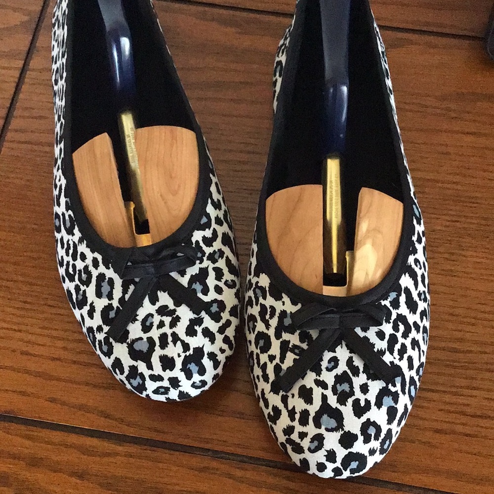 Leopard print black, blue and gray flats.